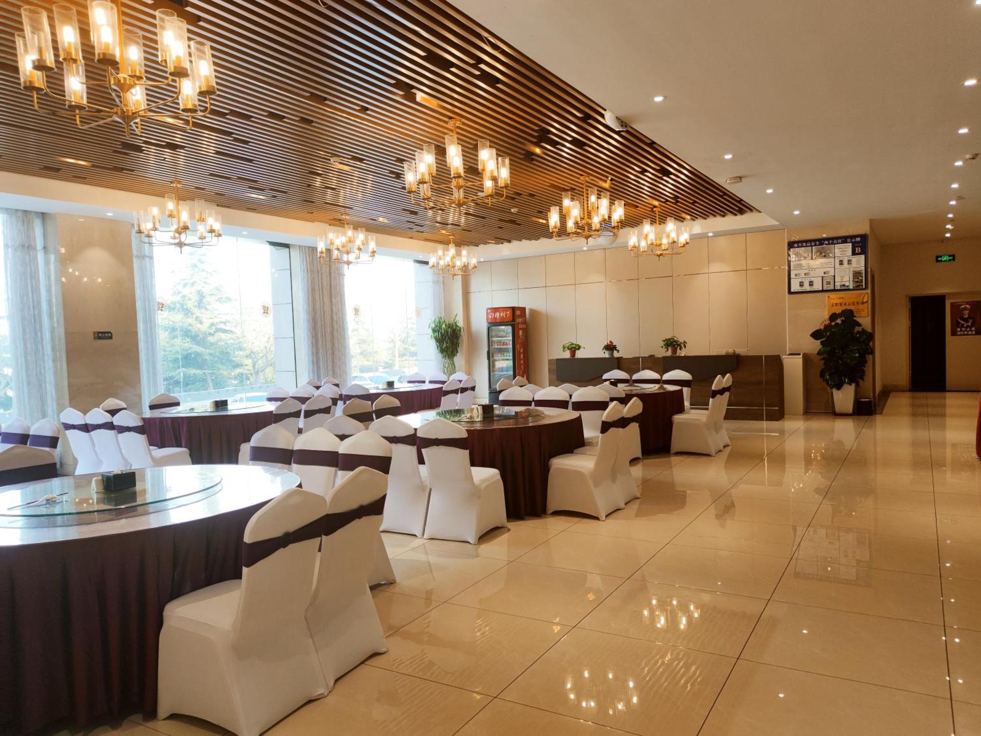 Huashan Xinghe International Hotel Huayin Екстер'єр фото