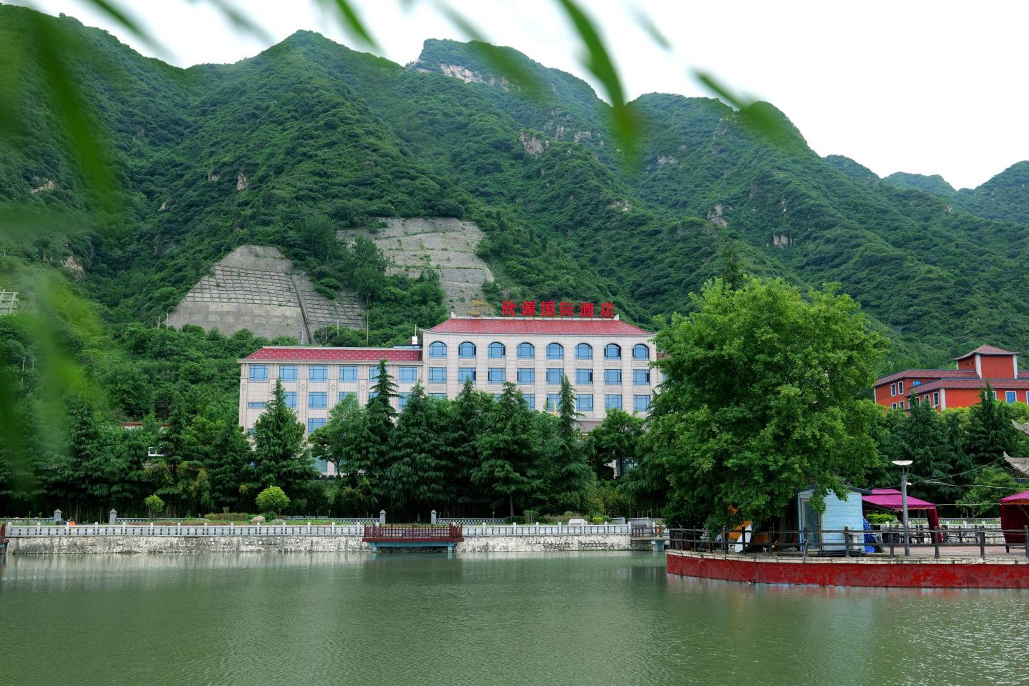 Huashan Xinghe International Hotel Huayin Екстер'єр фото